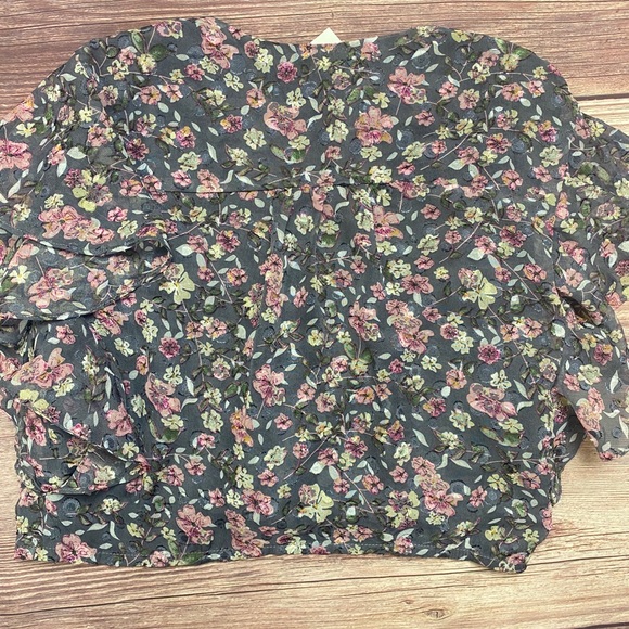 Floral cropped blouse; L - Picture 5 of 5